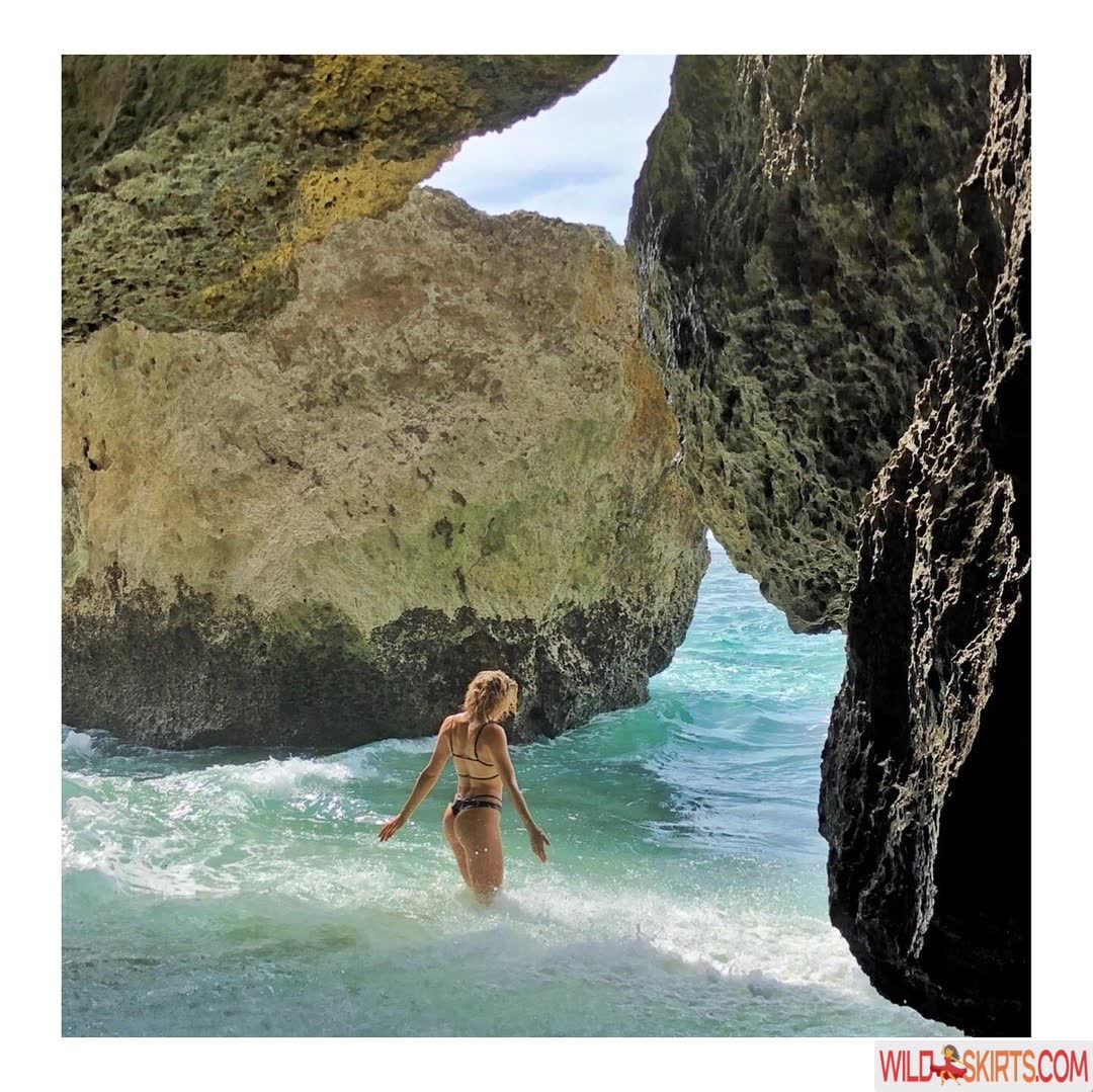 Shantel VanSanten / svansanten nude Instagram leaked photo #14