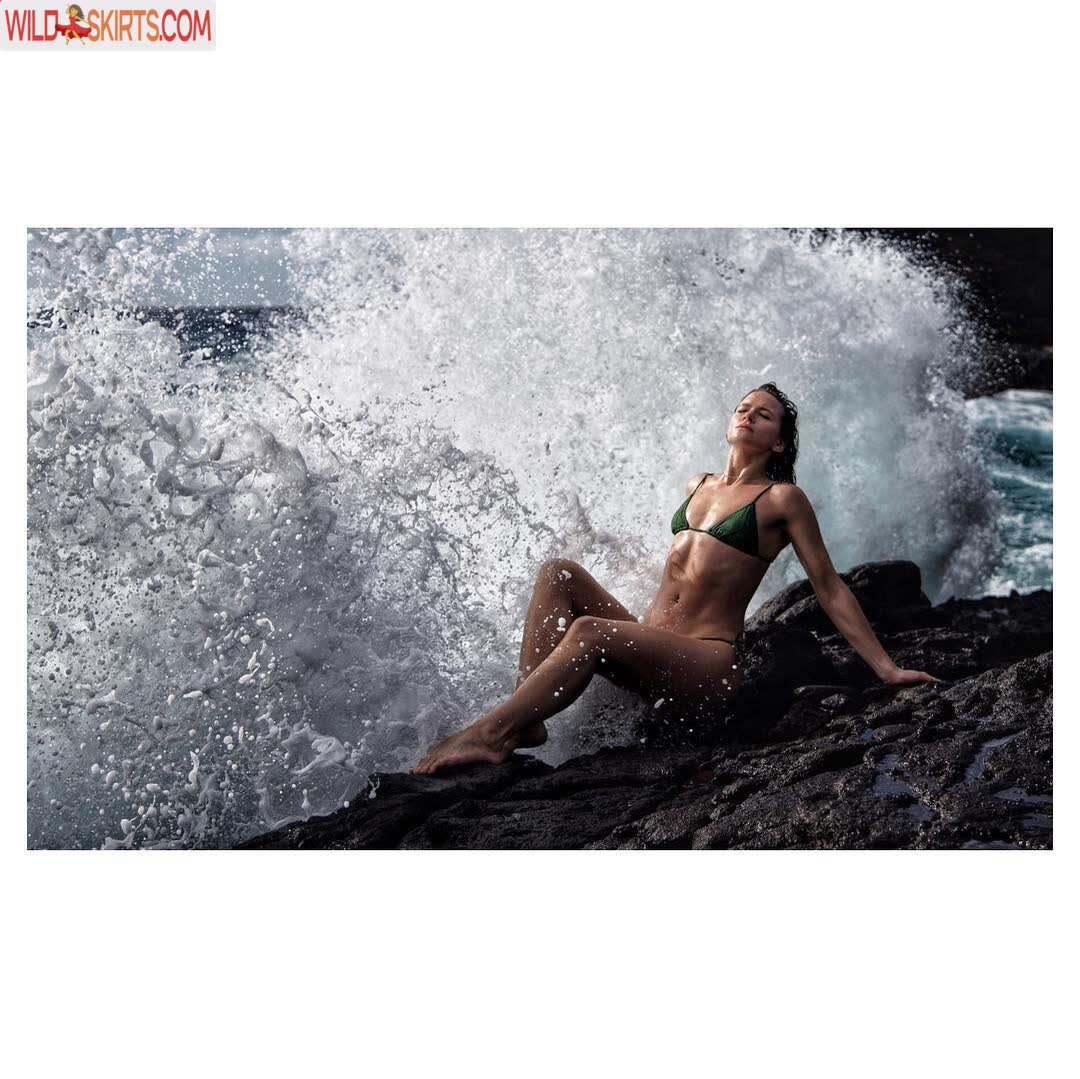 Shantel VanSanten / svansanten nude Instagram leaked photo #14