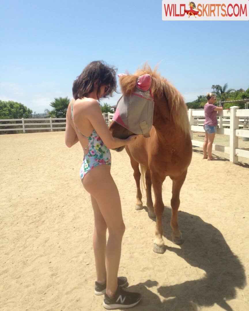 Shelley Hennig nude leaked photo #39