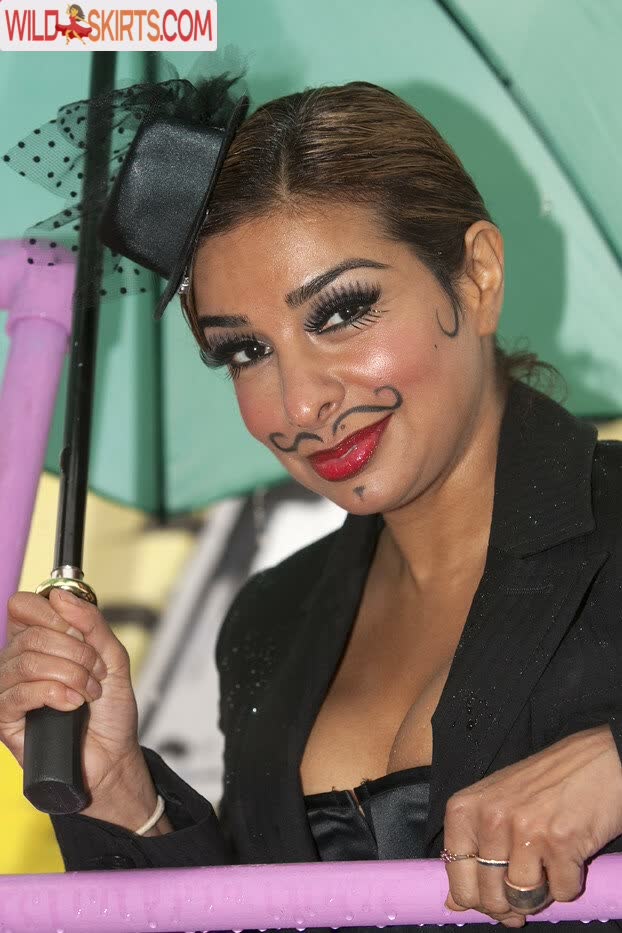 Shobna Gulati nude leaked photo #25