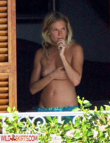 Sienna Miller / siennamillerfree / siennathing nude OnlyFans, Instagram leaked photo #3