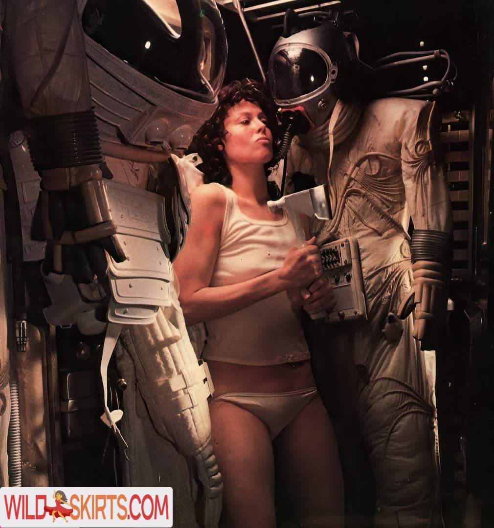 Sigourney Weaver / official_sigourneyweaver nude Instagram leaked photo #6