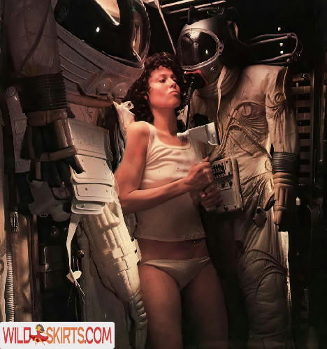 Sigourney Weaver / official_sigourneyweaver nude Instagram leaked photo #40