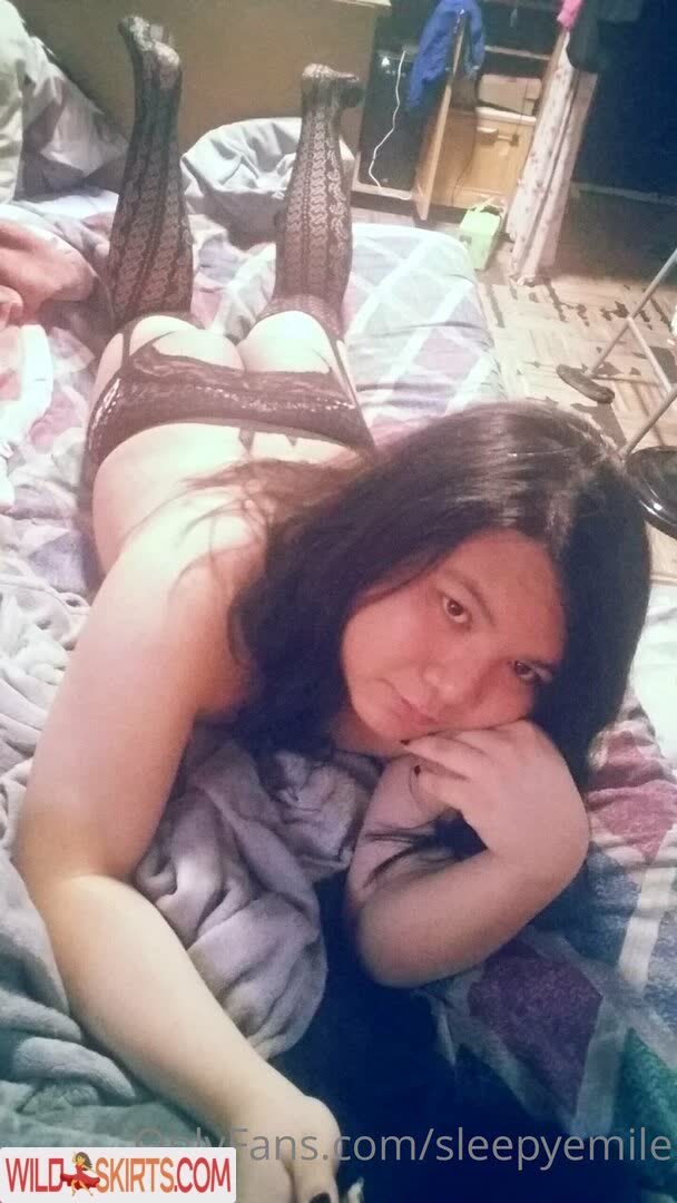 Sleepyemile nude leaked photo #34