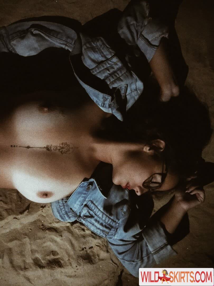 slut_belo / slesbel nude Instagram leaked photo #5