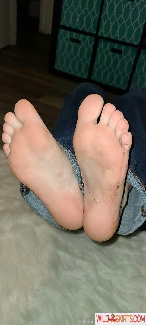 smelliefeetsweetie / ieatmypancakeswithaspoon / smelliefeetsweetie nude OnlyFans, Instagram leaked photo #3