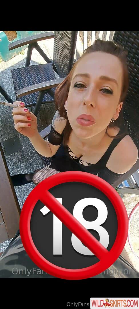 smokingmom nude OnlyFans leaked photo