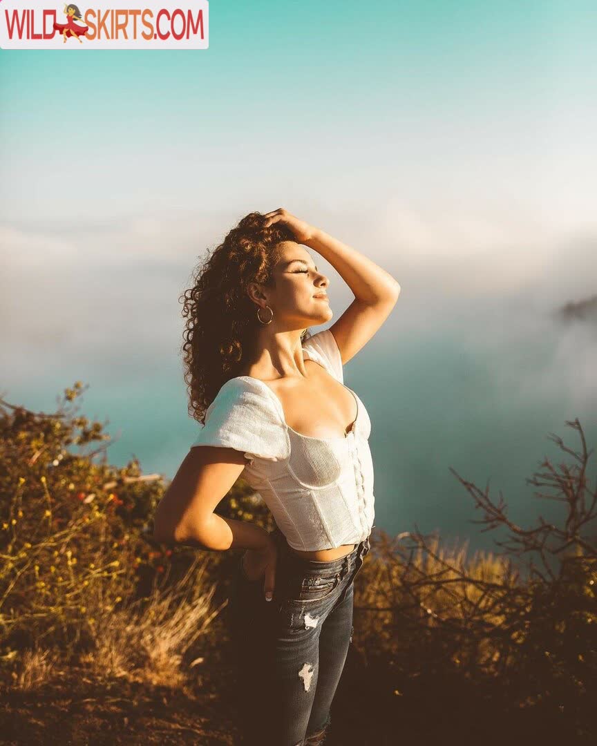 Sofie Dossi / sofiedossi nude Instagram leaked photo #5