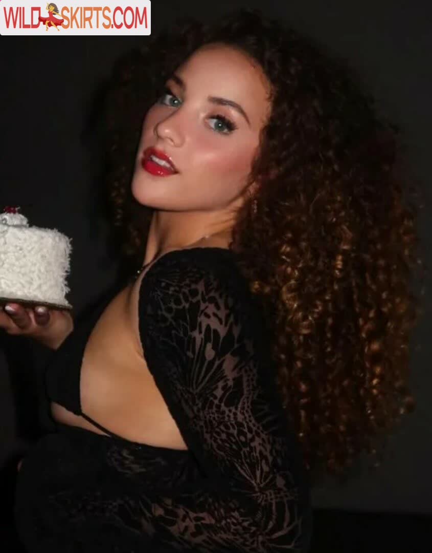 Sofie Dossi nude leaked photo #21