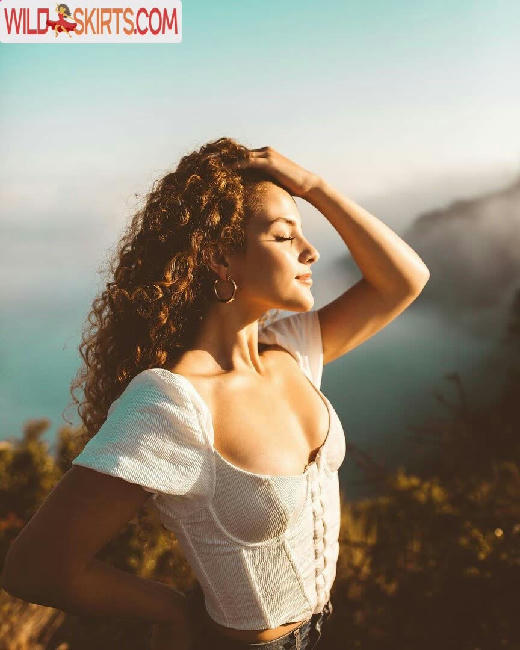 Sofie Dossi / sofiedossi nude Instagram leaked photo #115