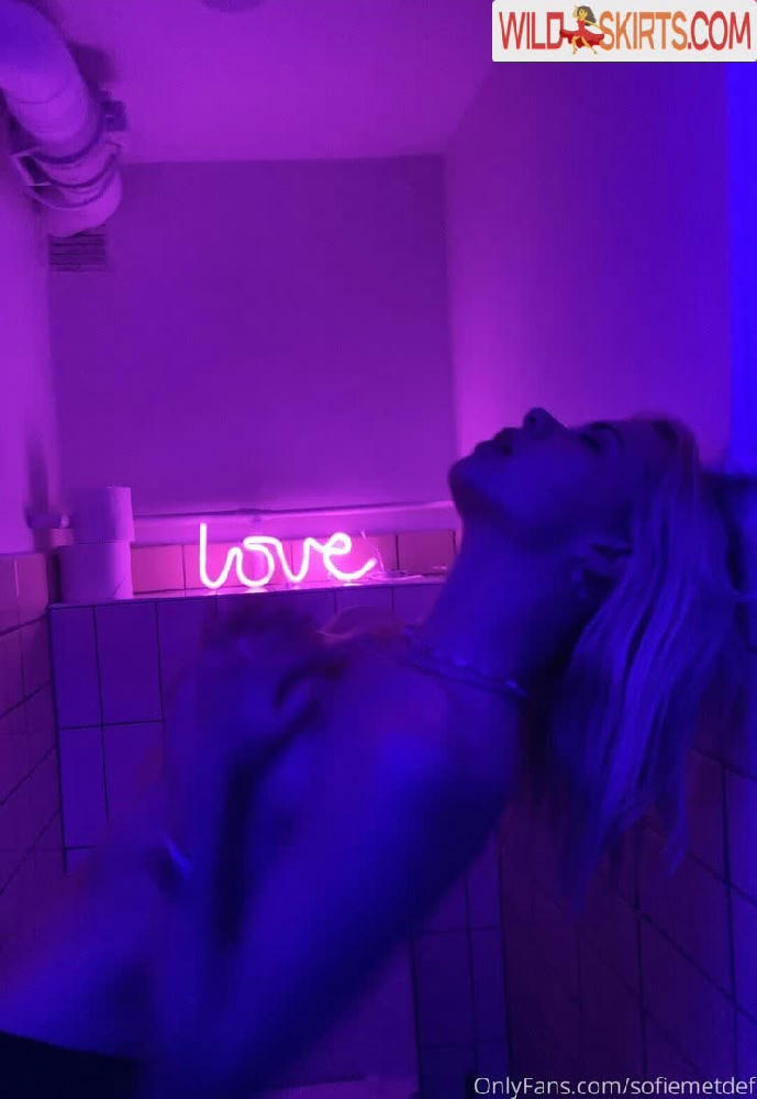 18 hot photos by Sofie Wortelboer