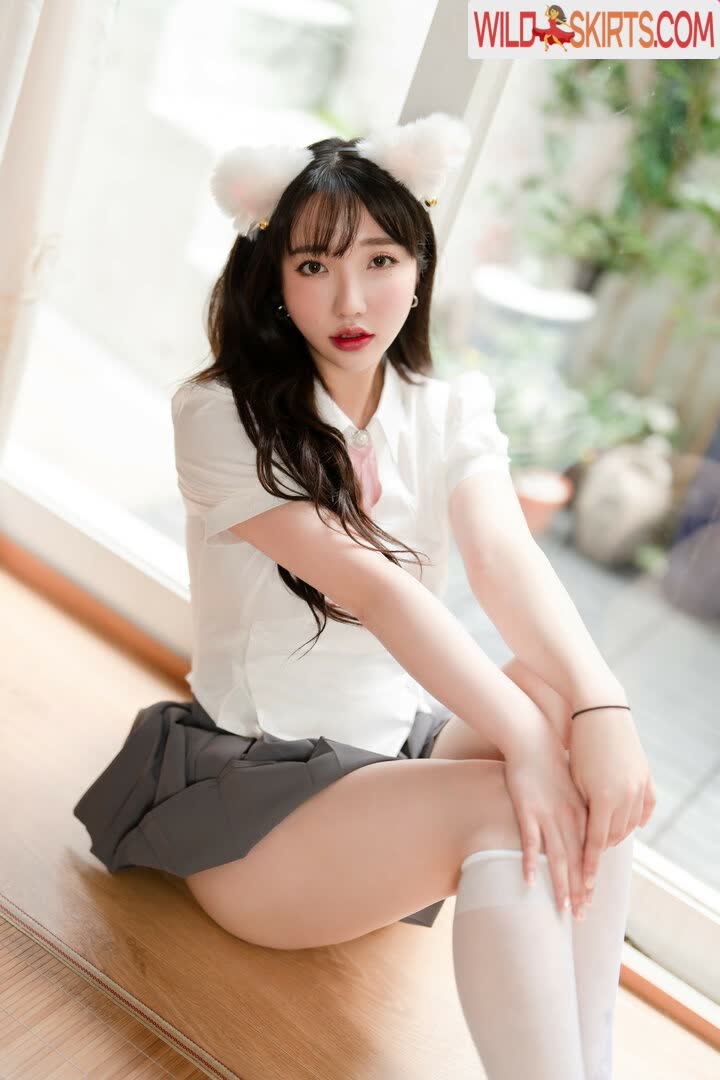 Son Ye Eun nude leaked photo #162