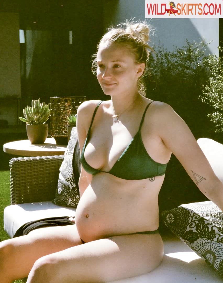 Sophie Turner / Derek Deso Wife / sexysophieturner / sophiet nude OnlyFans, Instagram leaked photo #7