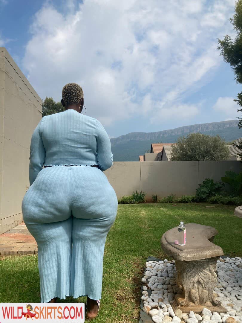 South African Thick nude leaked photo #4