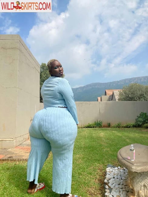 South African Thick / african.babez / the_real_liso nude OnlyFans, Instagram leaked photo #6