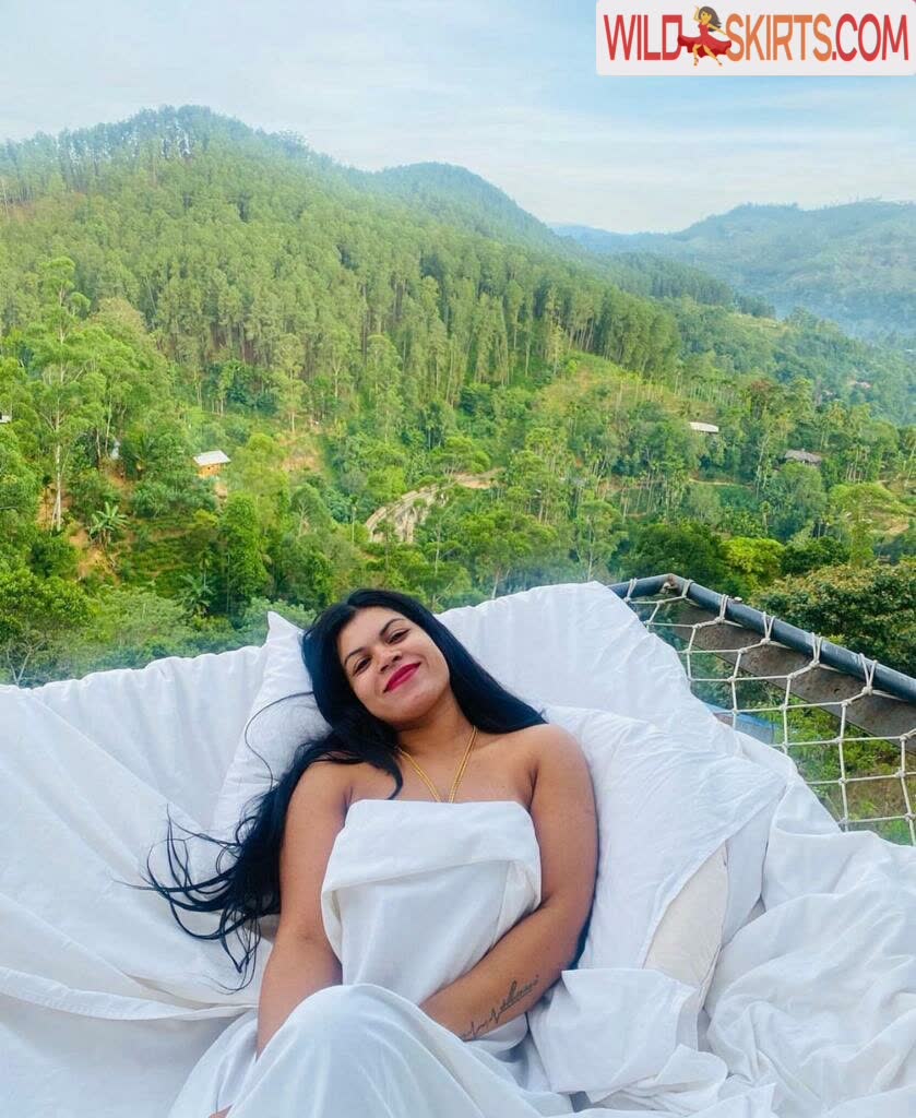 Sri Lanka / Sri Lankan Girls / hashini.guruge / poojaniperera nude OnlyFans, Instagram leaked photo #14