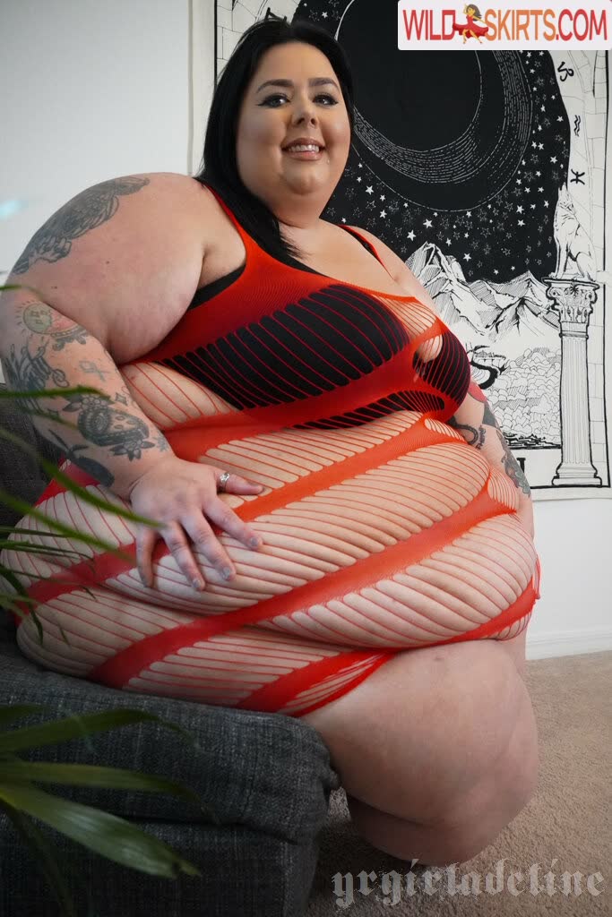 Ssbbwadeline nude leaked photo #7