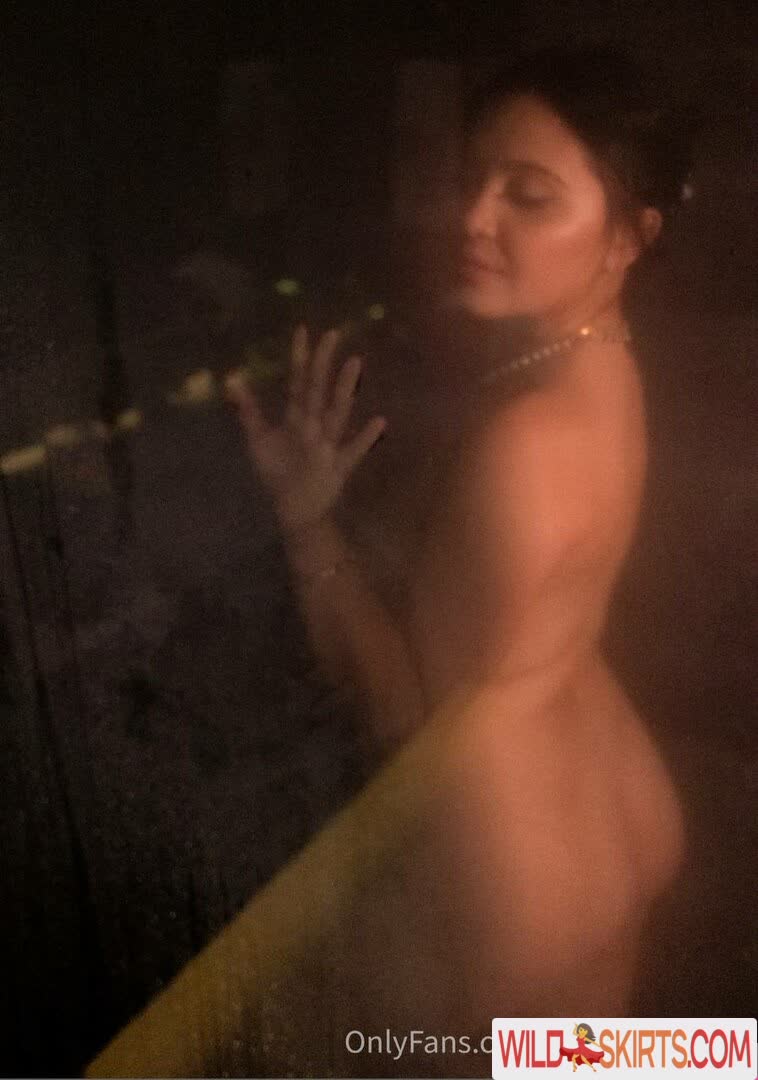 Stella Hudgens nude leaked photo #31