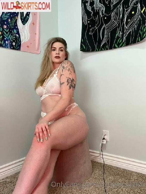 stonedcoldf0x / roastmalone_ / stonedcoldf0x / stonedcoldfox nude OnlyFans, Instagram leaked photo #5