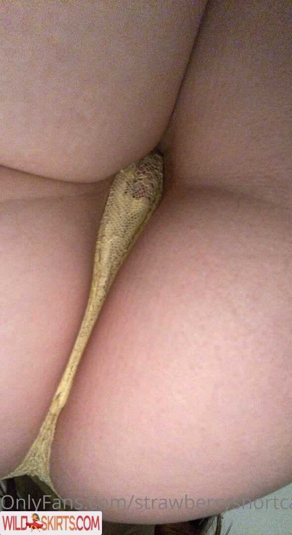 Strawberryshortcakes420 nude leaked photo #77