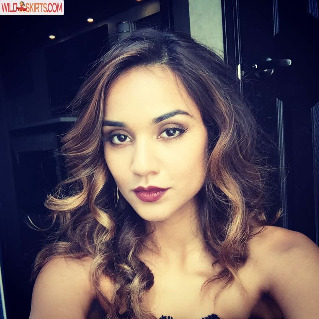 Summer Bishil nude leaked photo #33