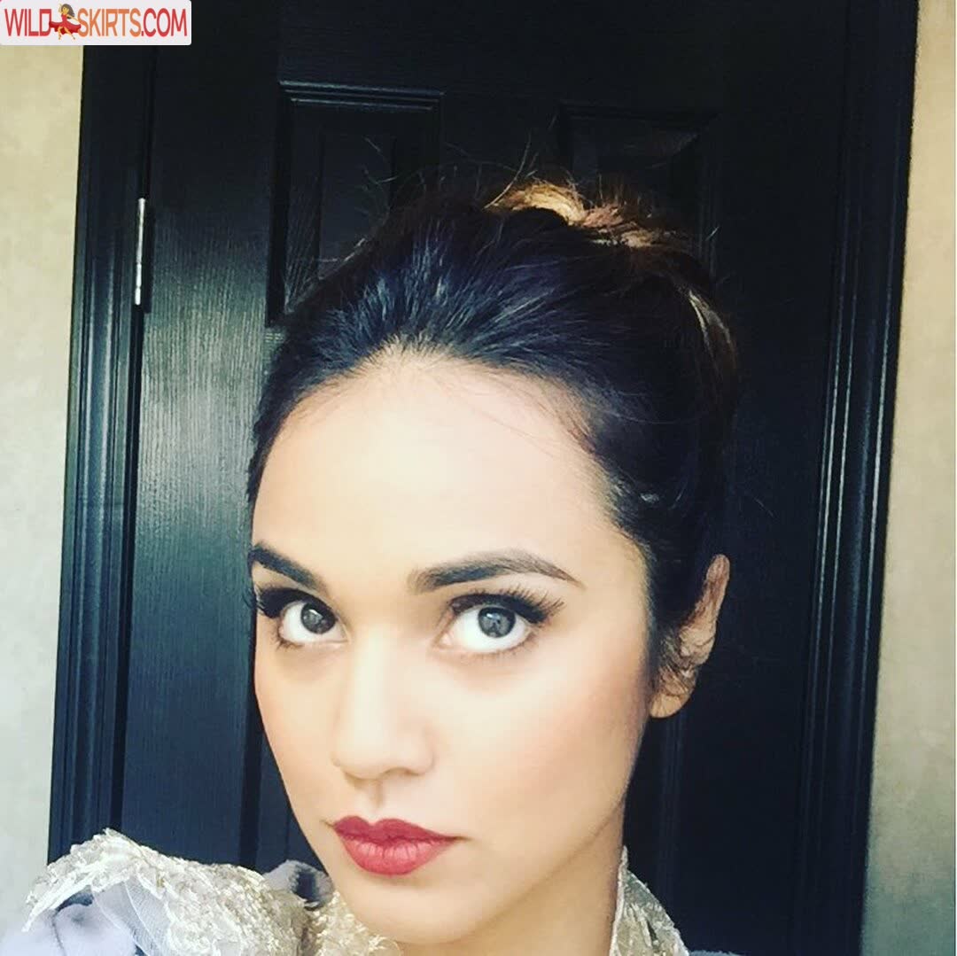 Summer Bishil nude leaked photo #51