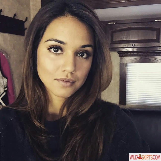 Summer Bishil / SummerBishil1 / summerybishil nude Instagram leaked photo #9