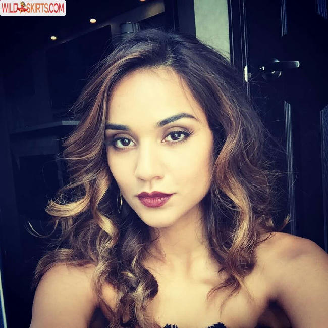 Summer Bishil / SummerBishil1 / summerybishil nude Instagram leaked photo #33