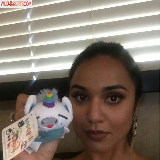 Summer Bishil / SummerBishil1 / summerybishil nude Instagram leaked photo #41