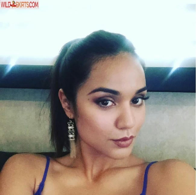 Summer Bishil / SummerBishil1 / summerybishil nude Instagram leaked photo #44