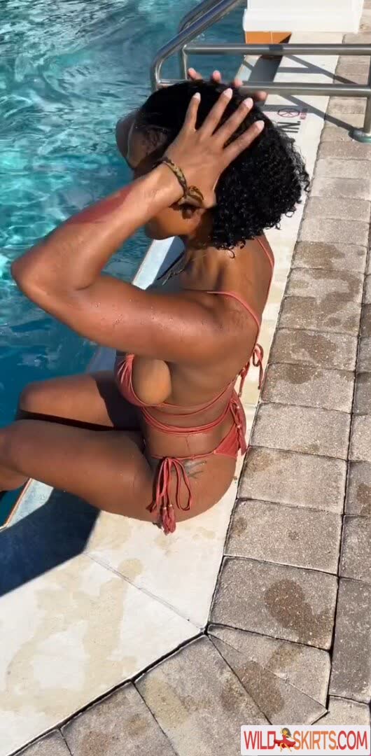 Suni Sweeney nude leaked photo #6