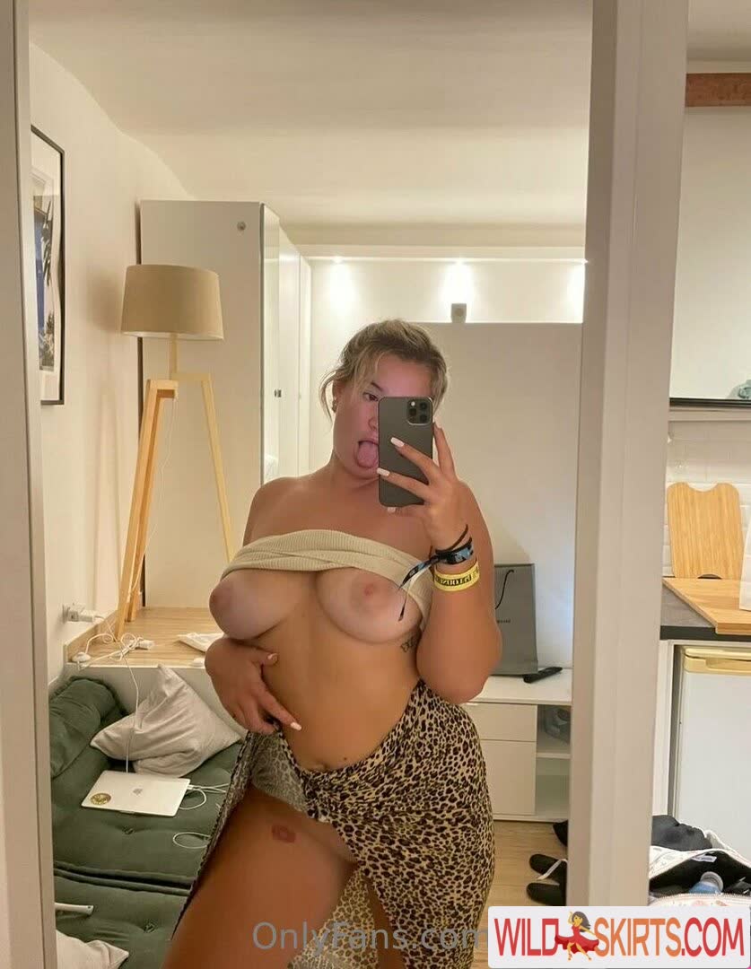 Sydney Wilson / finallylegal18 / sydney_wilsonxoxo nude OnlyFans, Instagram leaked photo #10