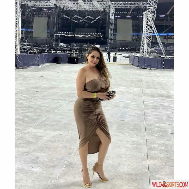 Sylvia Lopez / silvvialopez / syllopez79 nude OnlyFans, Instagram leaked photo #7