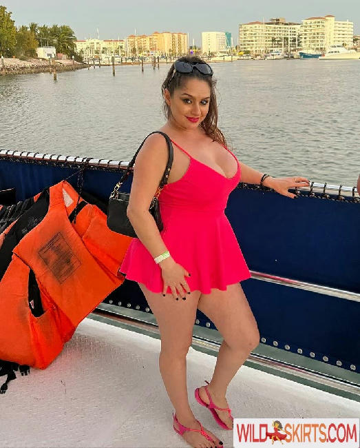 Sylvia Lopez / silvvialopez / syllopez79 nude OnlyFans, Instagram leaked photo #40