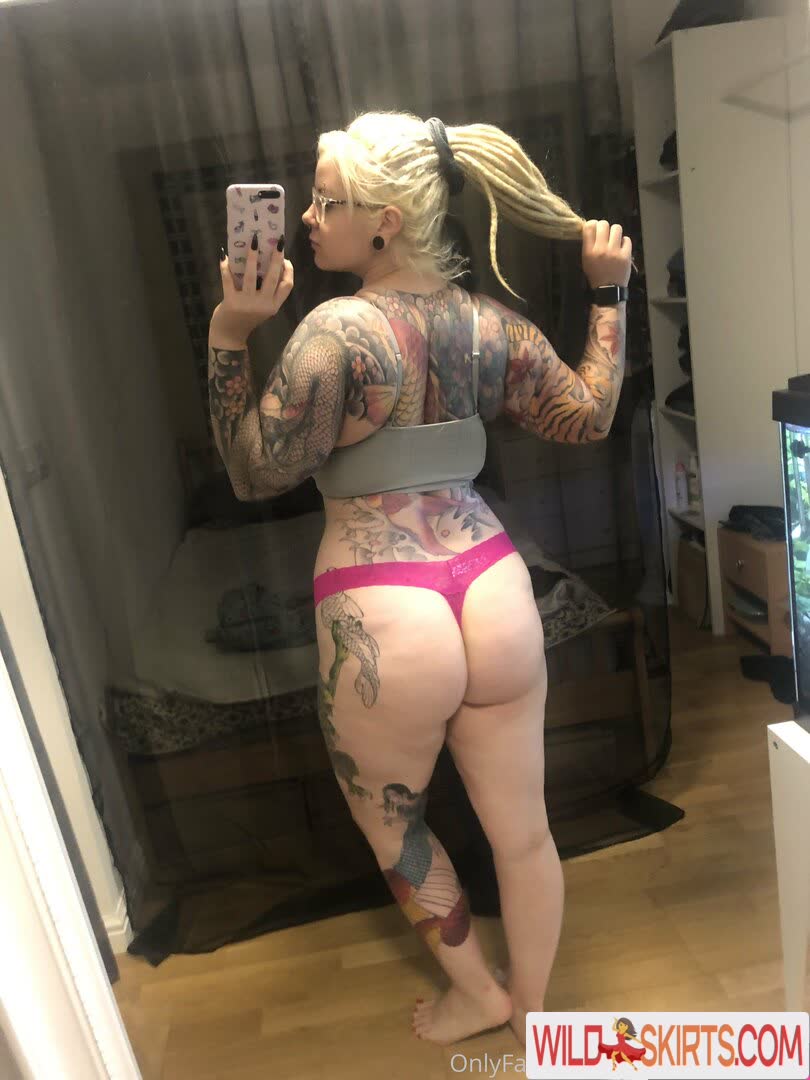 Tattooedaprilfree nude leaked photo #50