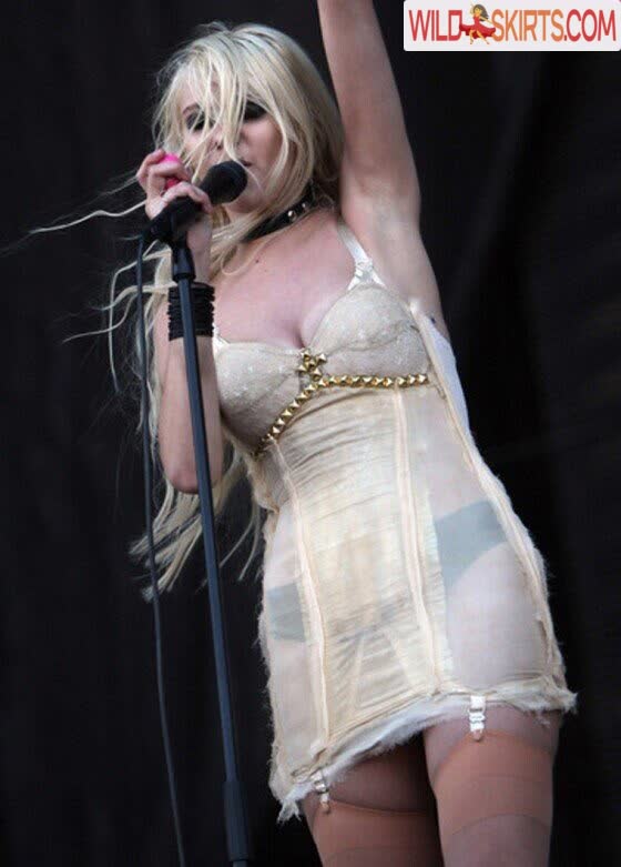 Taylor Momsen nude leaked photo #6