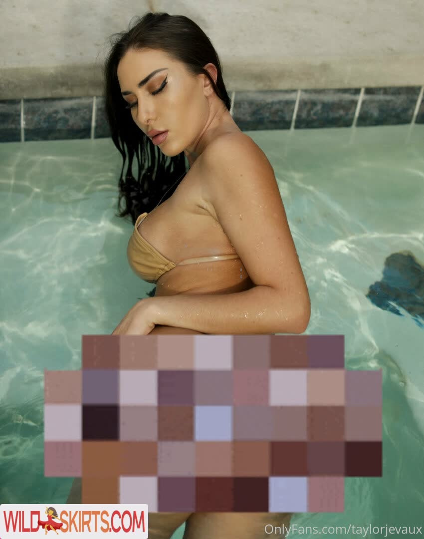 Taylorjevaux nude leaked photo #17