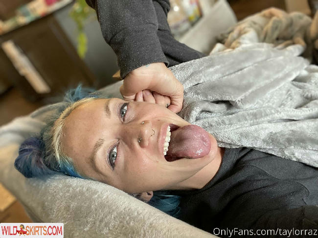 taylorraz / razzledazzlelips / taylorraz nude OnlyFans, Instagram leaked photo #32