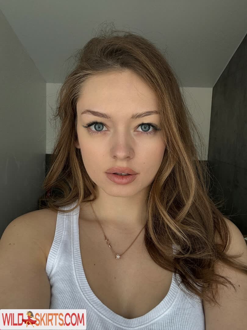 Teen Mia / mia_boardman / mia_lolly nude OnlyFans, Instagram leaked photo #8