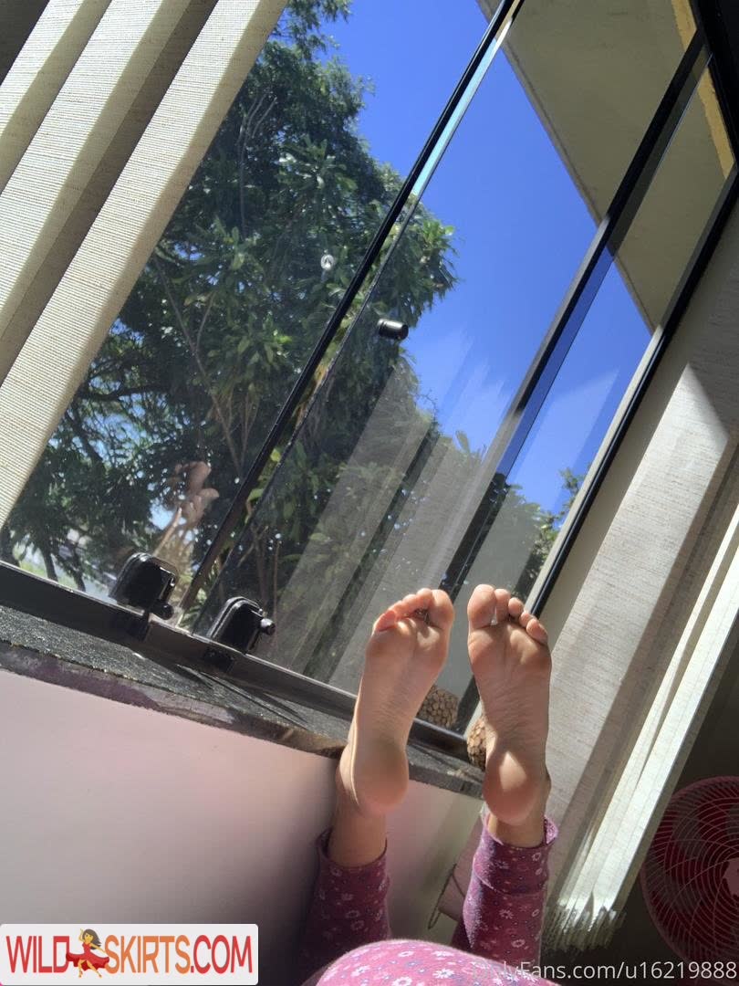 ThatAFeet nude leaked photo #3