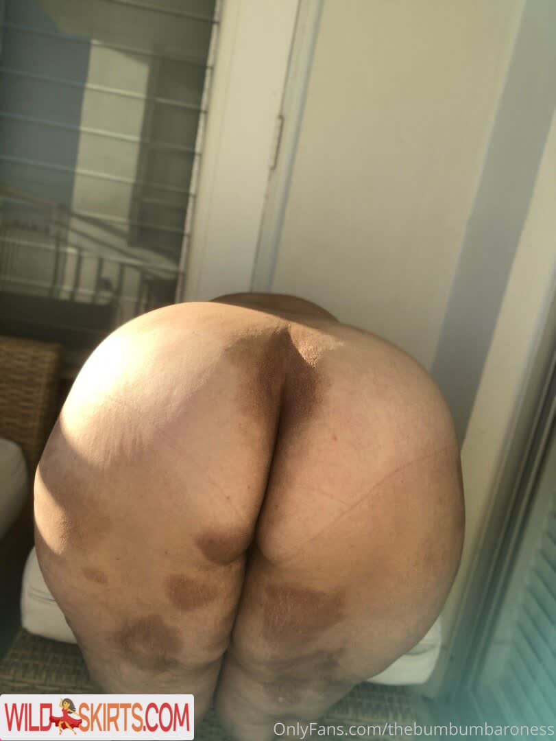 Thebumbumbaroness nude leaked photo #34