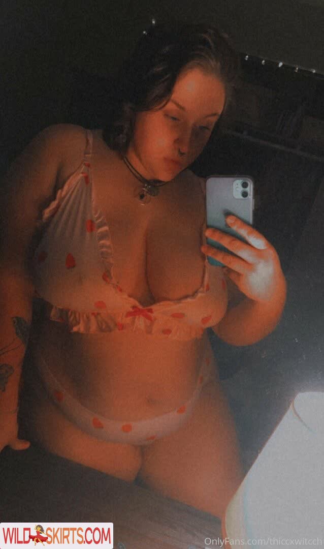 Thiccxwitcch nude leaked photo #9