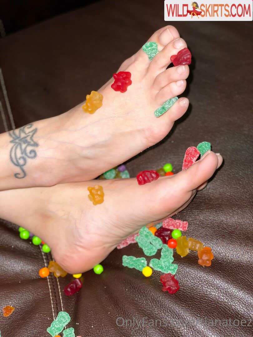 Tianataylortoes nude leaked photo #14