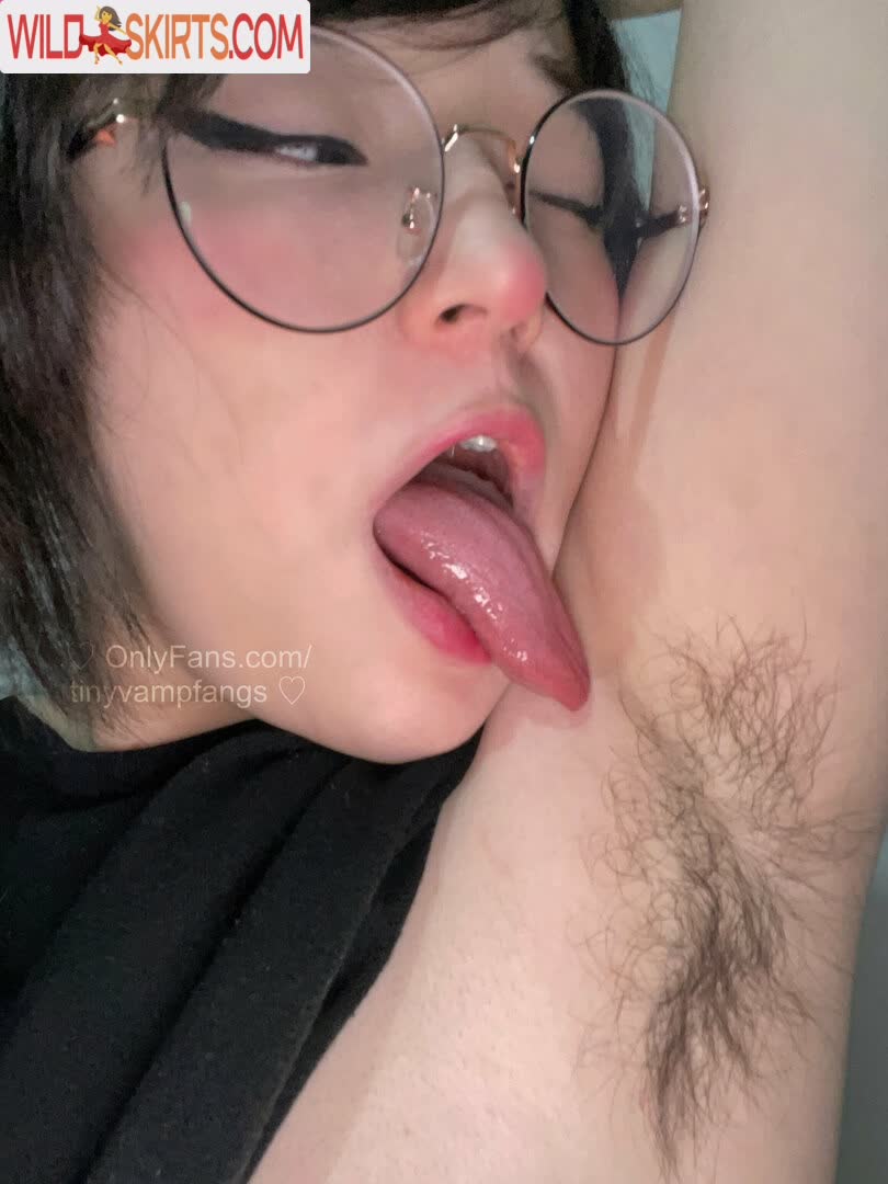 Tinyvampfangs nude leaked photo #147