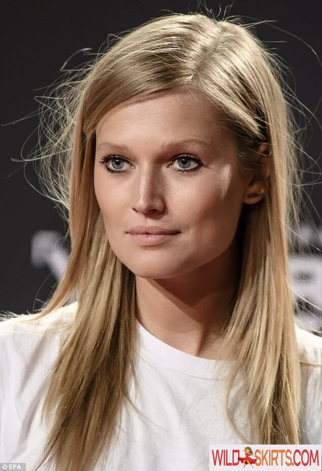 Toni Garrn nude leaked photo #86