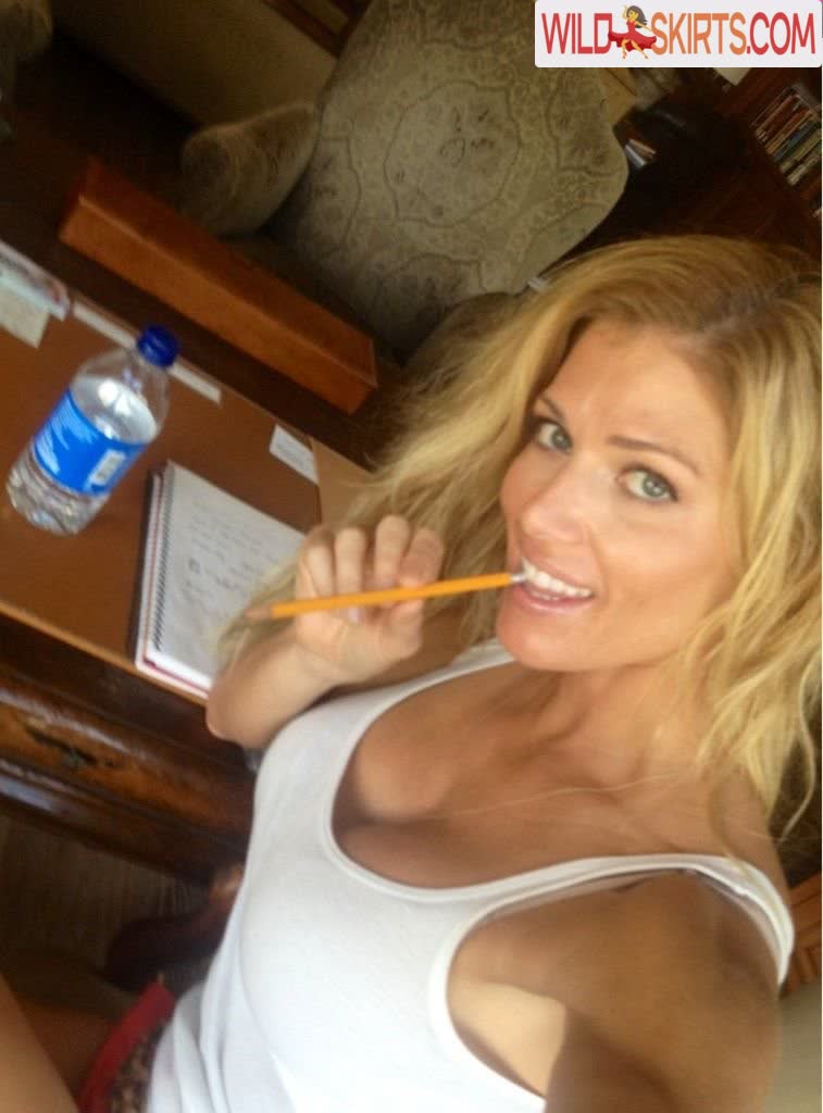 Torrie Wilson nude leaked photo #417