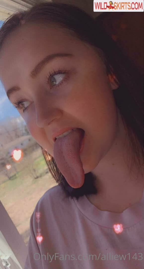 Toxicallietongue nude leaked photo #9