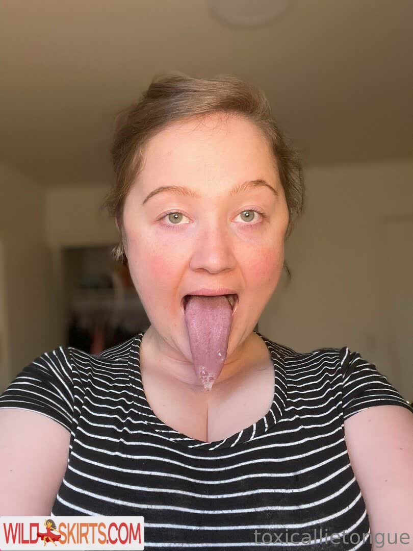 Toxicallietongue nude leaked photo #15