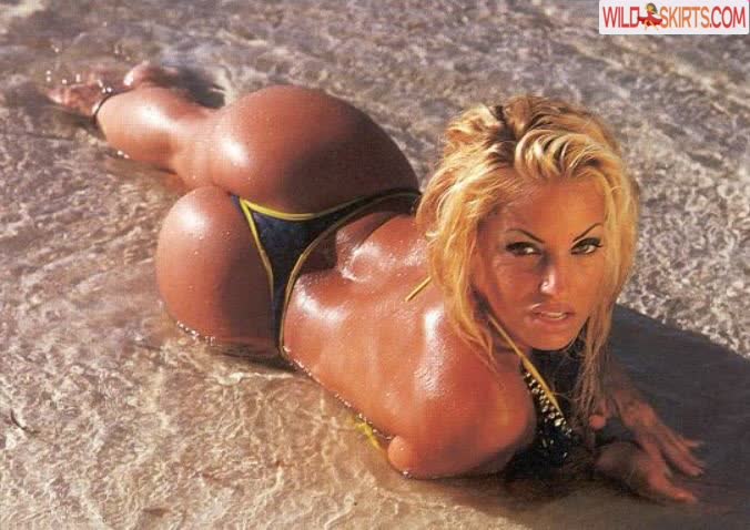 Trish Stratus nude leaked photo #10