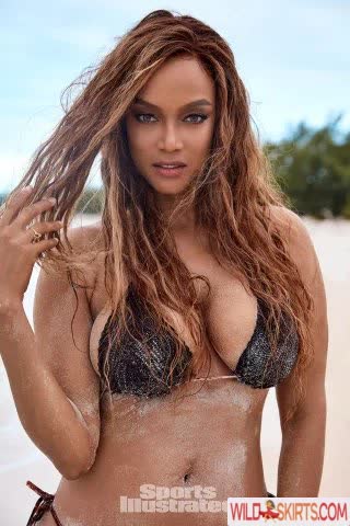 Tyra Banks nude leaked photo #6